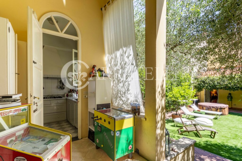 Charming residence with garden in Viareggio