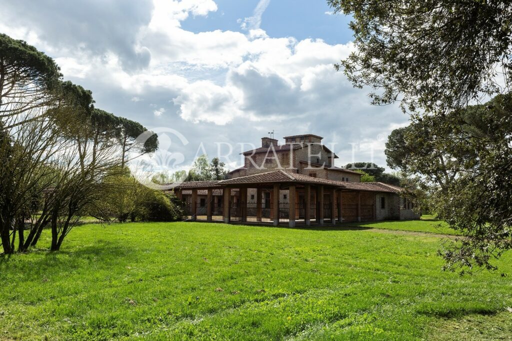 Meravigliosa villa d’epoca da ristrutturare con parco vicino Firenze