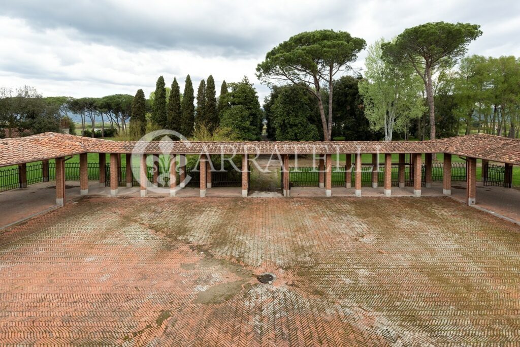 Meravigliosa villa d’epoca da ristrutturare con parco vicino Firenze