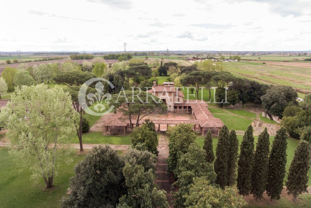 Meravigliosa villa d’epoca da ristrutturare con parco vicino Firenze