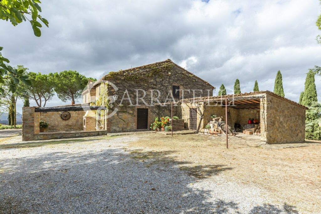 Casale panoramico ed esclusivo con terreno- Pienza