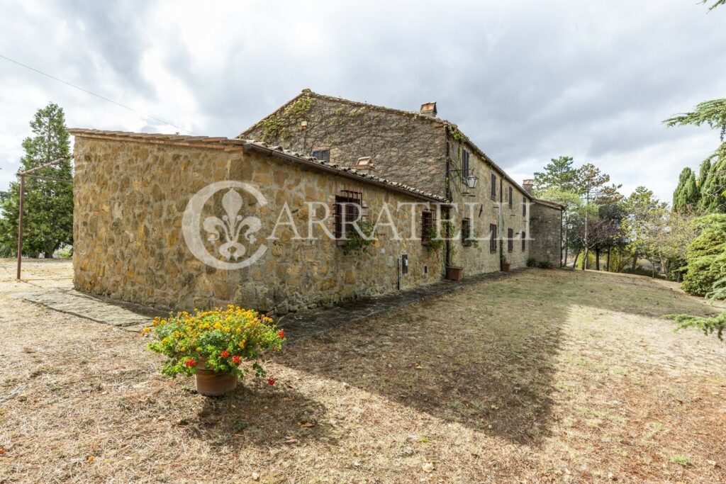 Casale panoramico ed esclusivo con terreno- Pienza