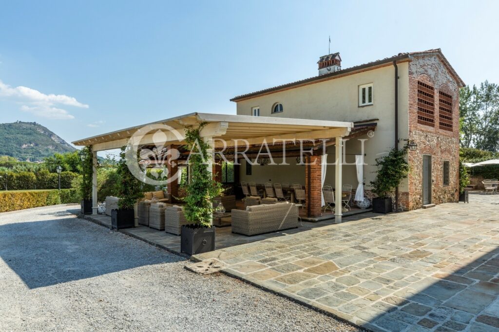 Hotel con parco e piscina su colline Fiorentine