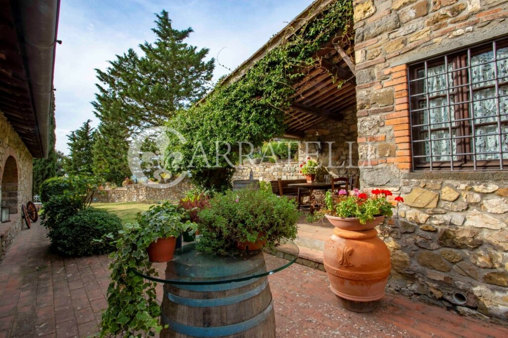 Azienda vitivinicola con casale a Greve in Chianti