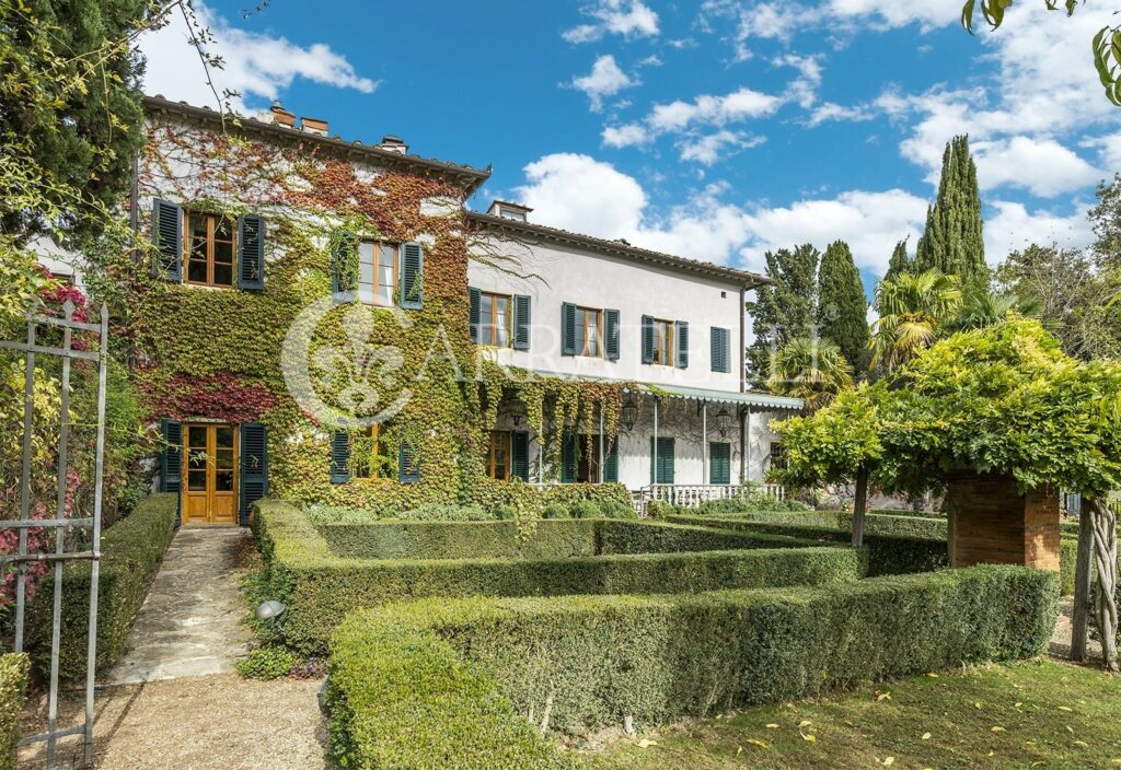 Villa di charme con parco e piscina nel Chianti