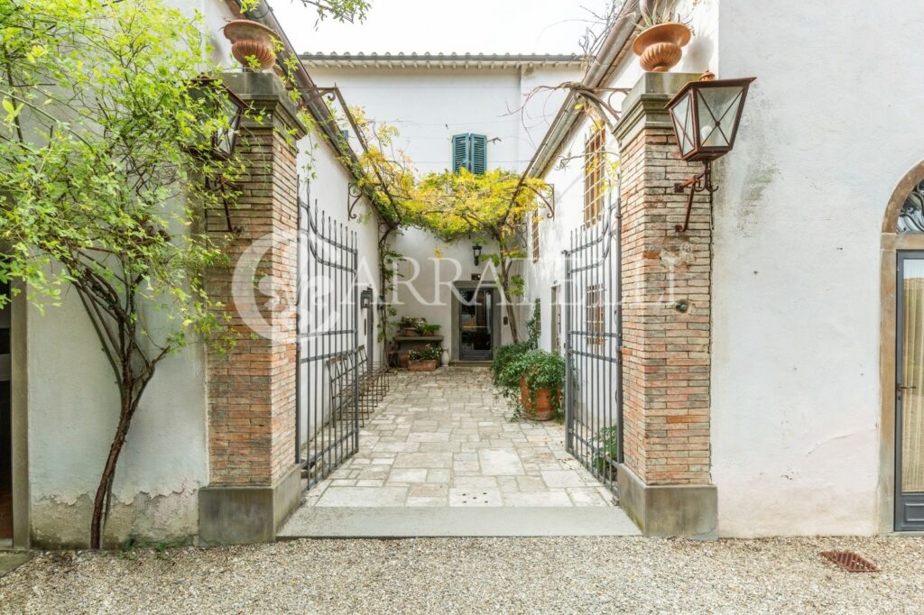 Villa di charme con parco e piscina nel Chianti