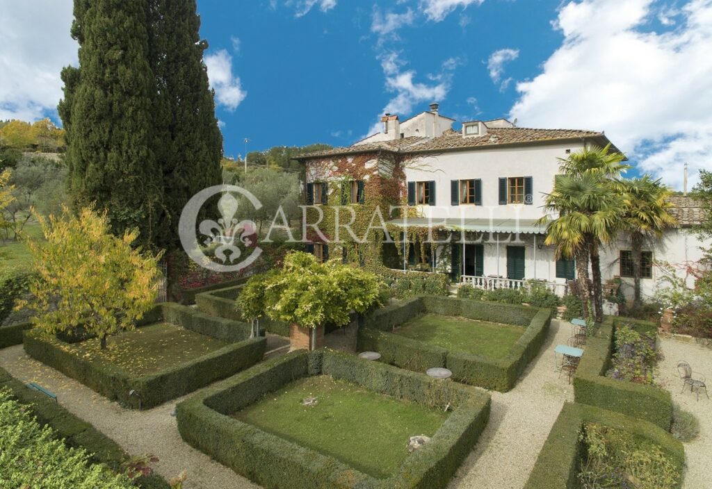 Villa di charme con parco e piscina nel Chianti