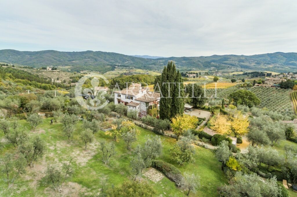 Villa di charme con parco e piscina nel Chianti