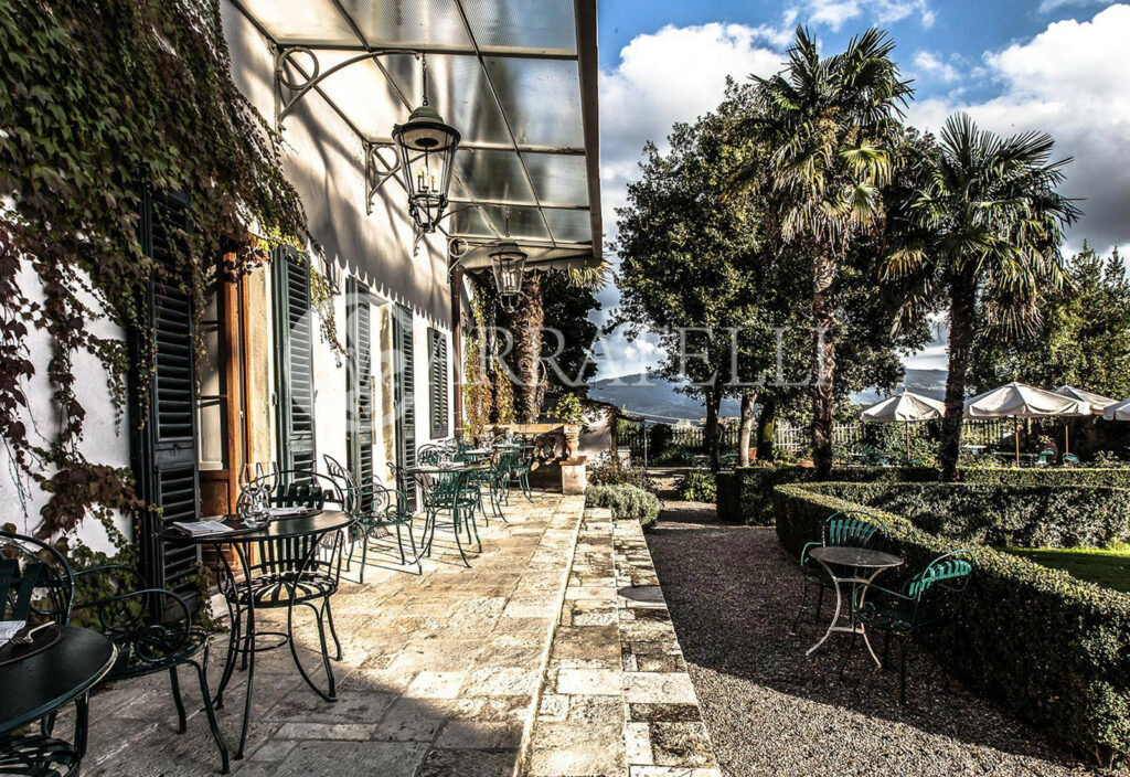 Villa di charme con parco e piscina nel Chianti