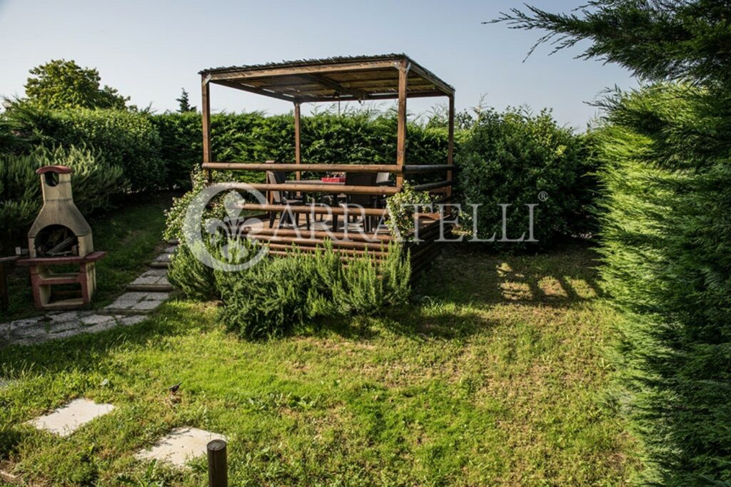 Azienda con vigna, ulivo e tartufaia a Barberino Tavarnelle