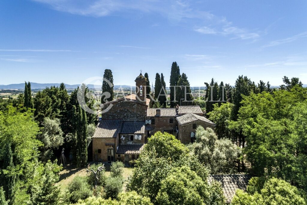 Casale del 1300 a Torrita di Siena, Toscana.