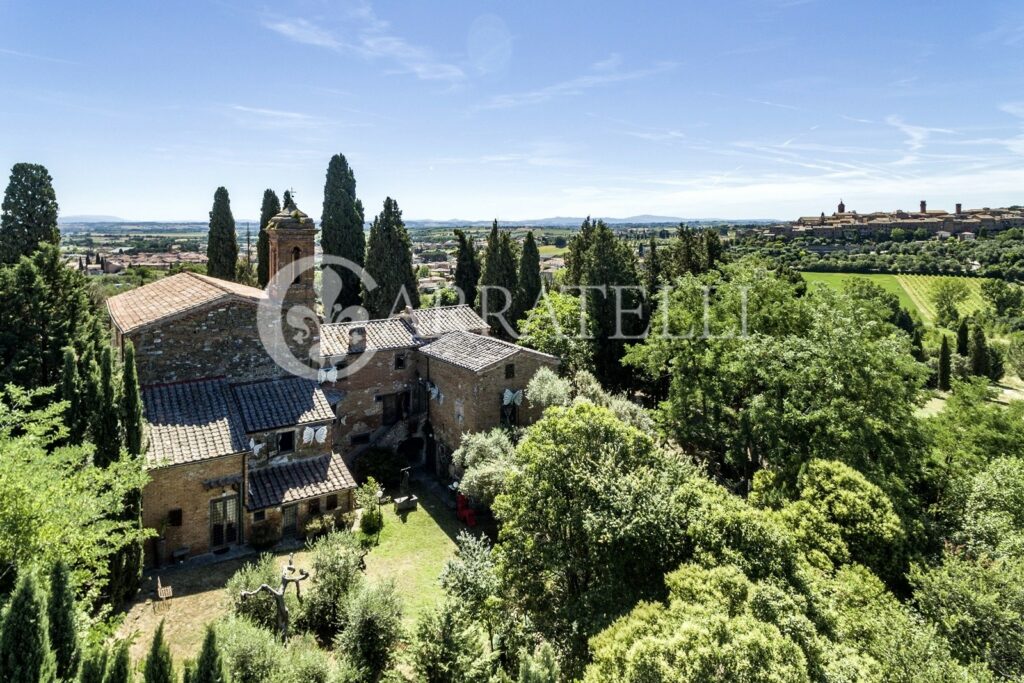 Casale del 1300 a Torrita di Siena, Toscana.