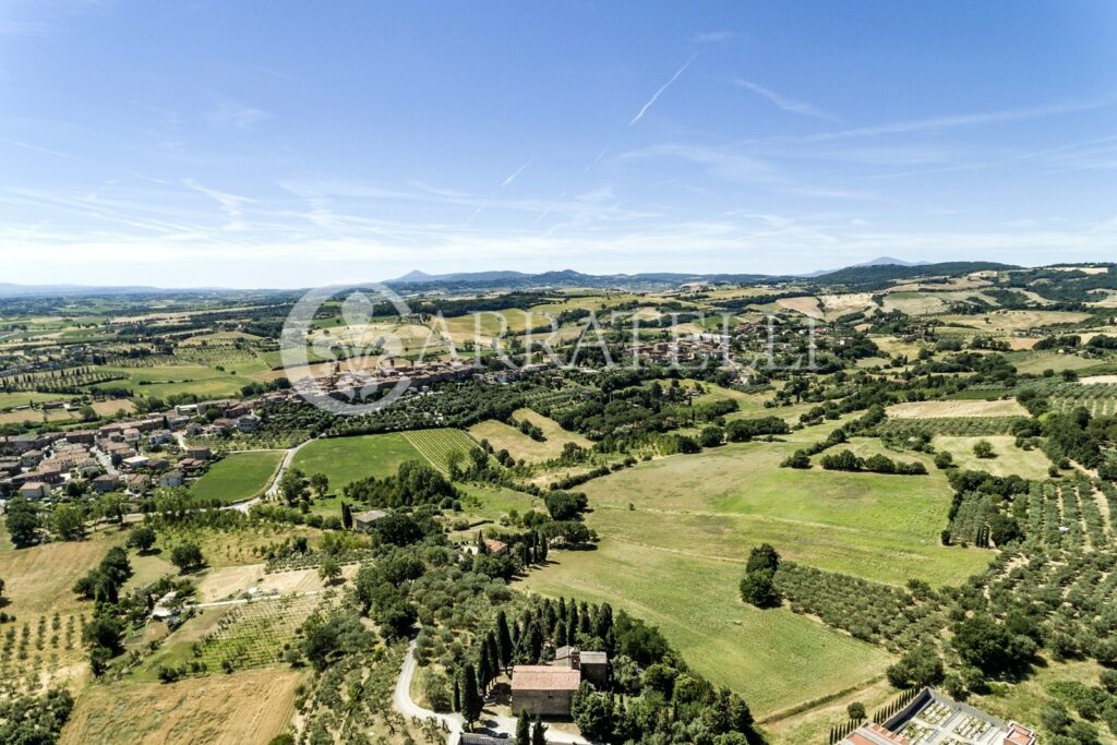 Casale del 1300 a Torrita di Siena, Toscana.