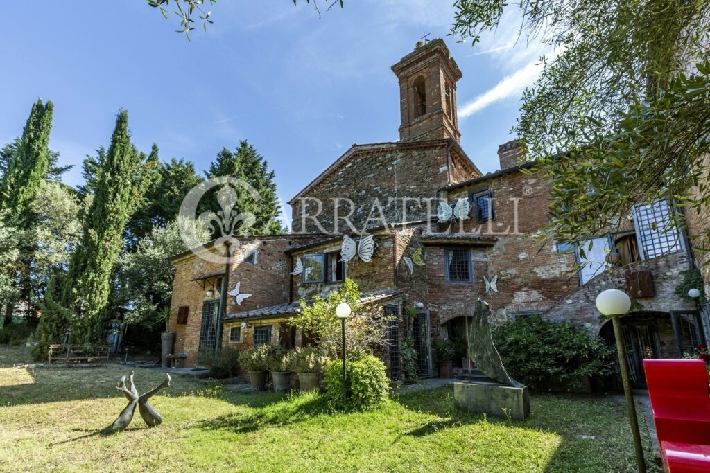 Casale del 1300 a Torrita di Siena, Toscana.