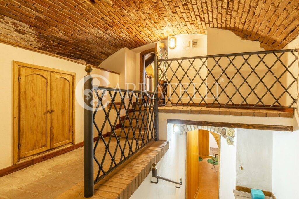 Palazzetto di 3 piani a Montepulciano con sauna