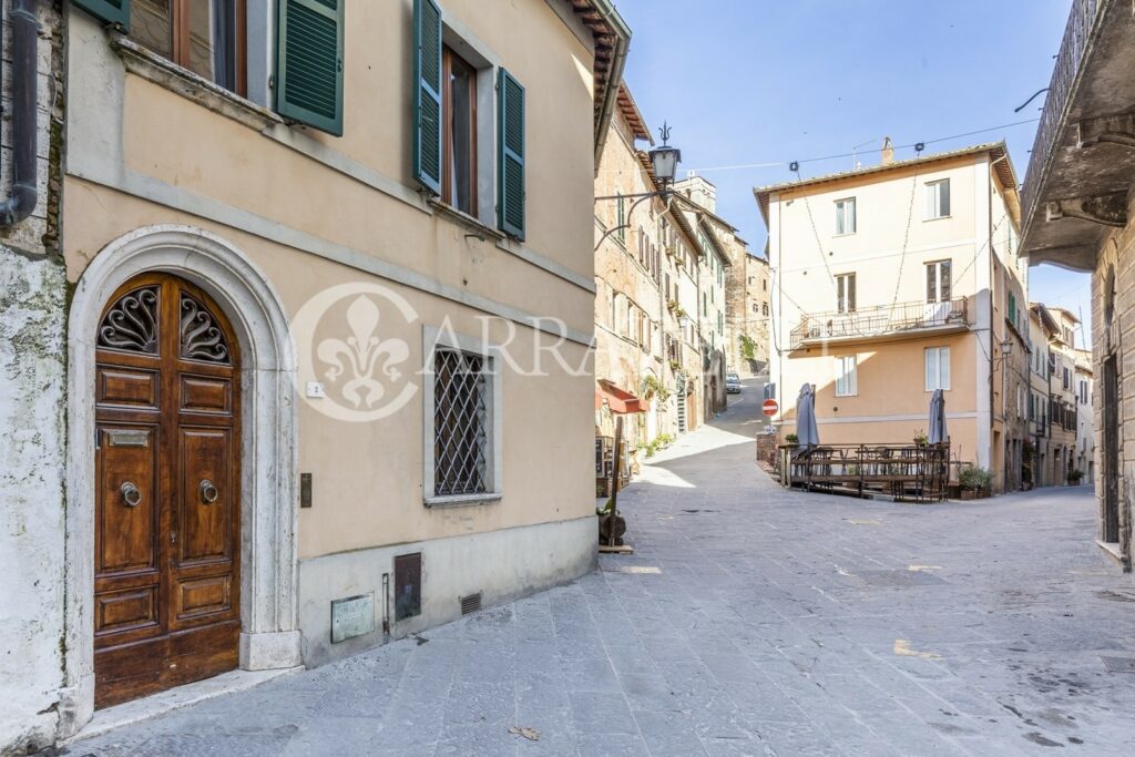 Palazzetto di 3 piani a Montepulciano con sauna