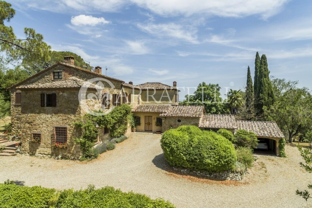 Casale con dépendance, piscina e terreno