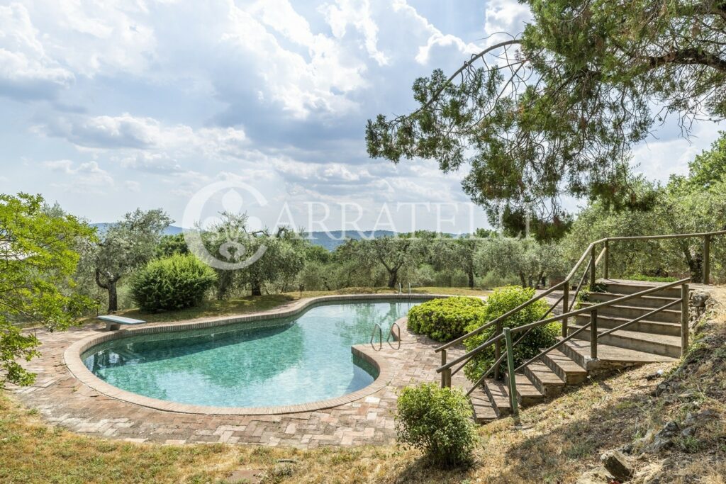 Casale con dépendance, piscina e terreno