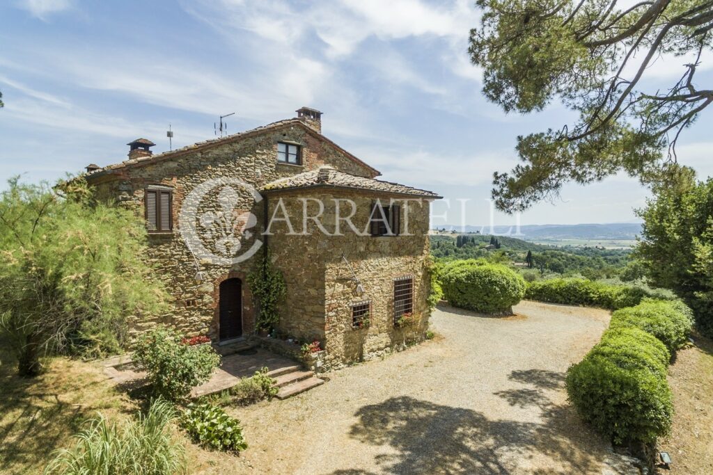 Casale con dépendance, piscina e terreno