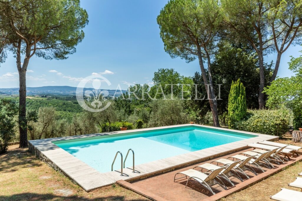 Villa storica con piscina e terreno nel Chianti