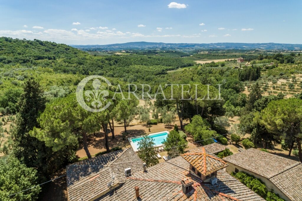 Villa storica con piscina e terreno nel Chianti