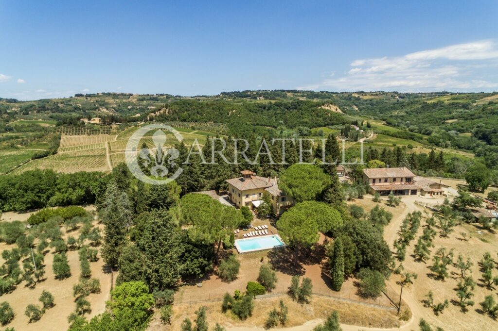 Villa storica con piscina e terreno nel Chianti