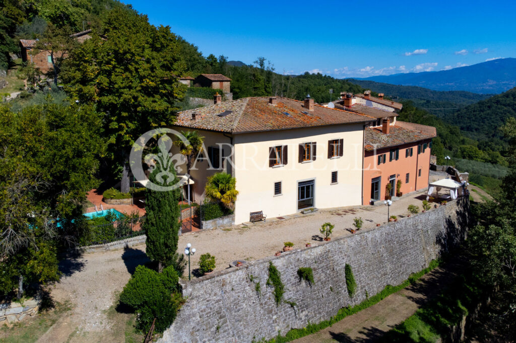 Azienda agricola con ricettività nel Chianti