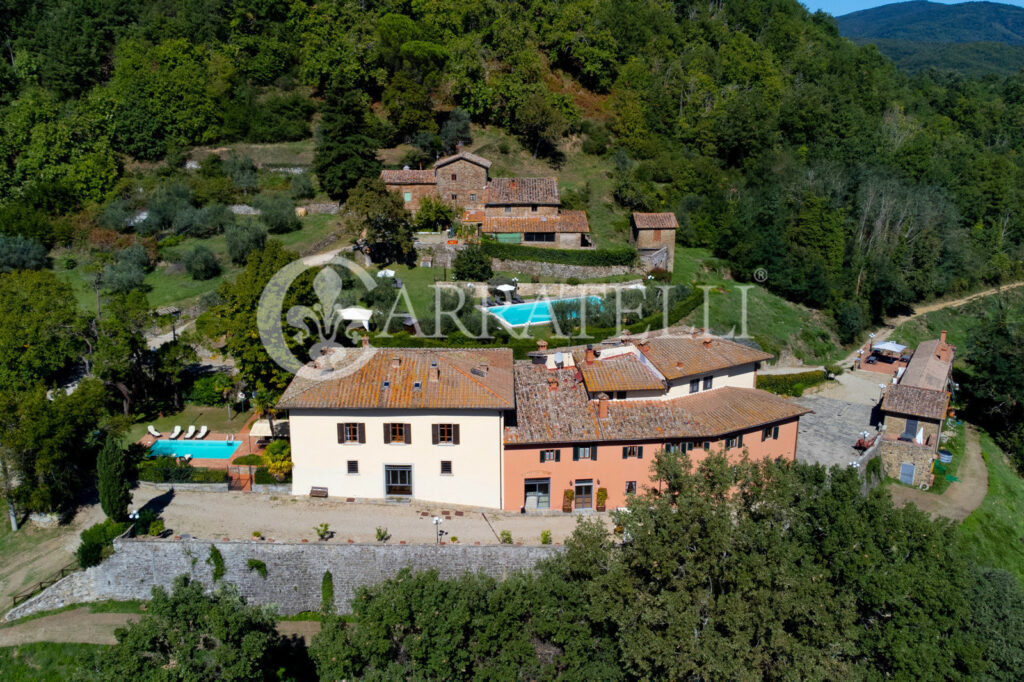 Azienda agricola con ricettività nel Chianti