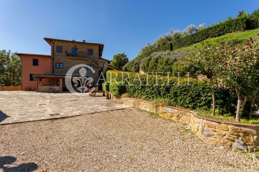 Azienda agricola con ricettività nel Chianti