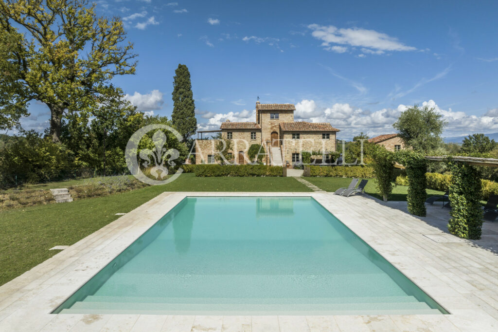 Casale lussuoso con piscina a Montepulciano