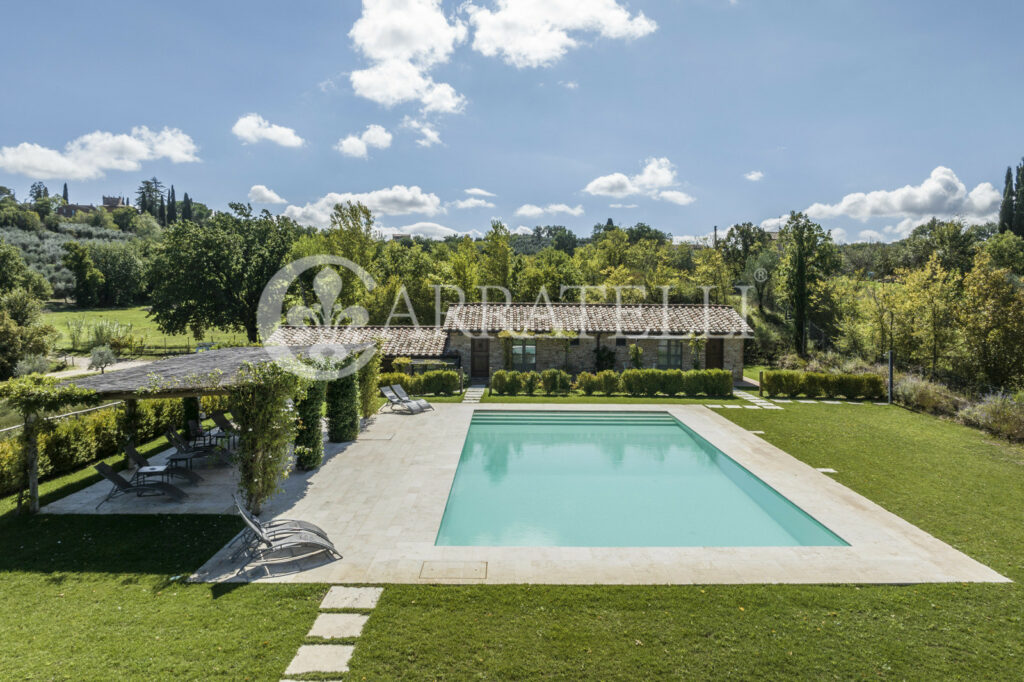 Casale lussuoso con piscina a Montepulciano