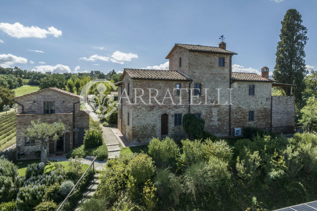 Casale lussuoso con piscina a Montepulciano