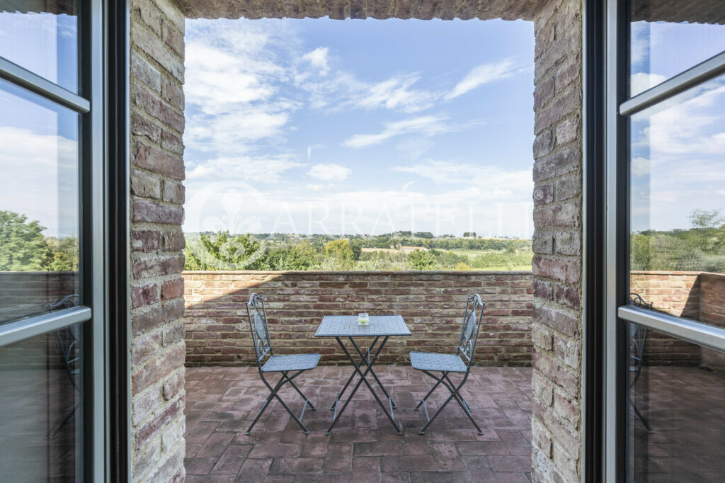 Casale lussuoso con piscina a Montepulciano