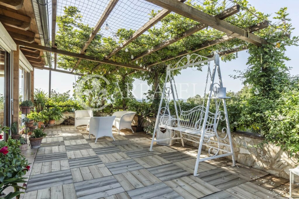 Panoramico casale con piscina a Rapolano Terme