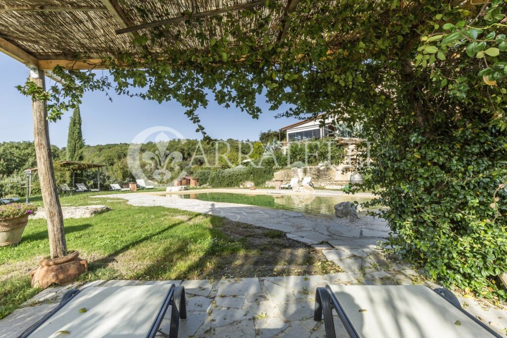 Panoramico casale con piscina a Rapolano Terme