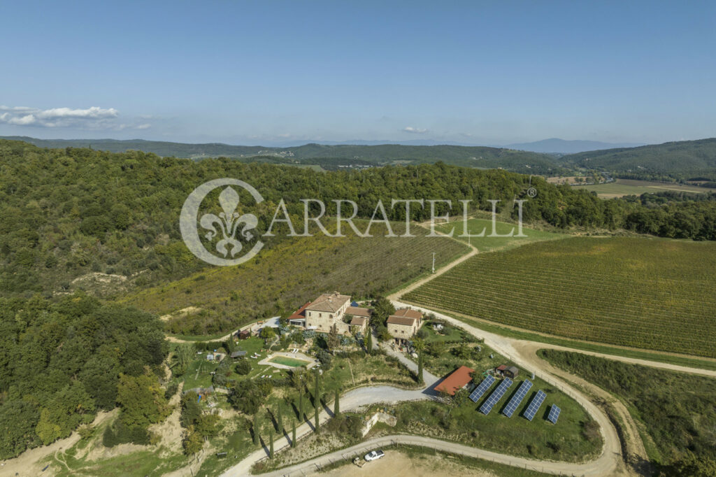 Panoramico casale con piscina a Rapolano Terme