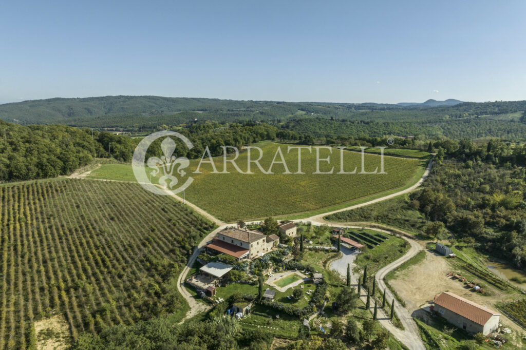 Panoramico casale con piscina a Rapolano Terme