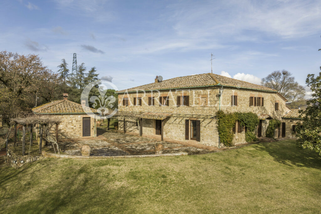 Azienda agricola con riserva di caccia a Siena