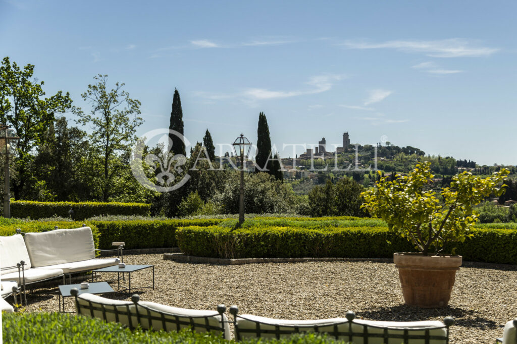 Villa storica con Relais di lusso a San Gimignano