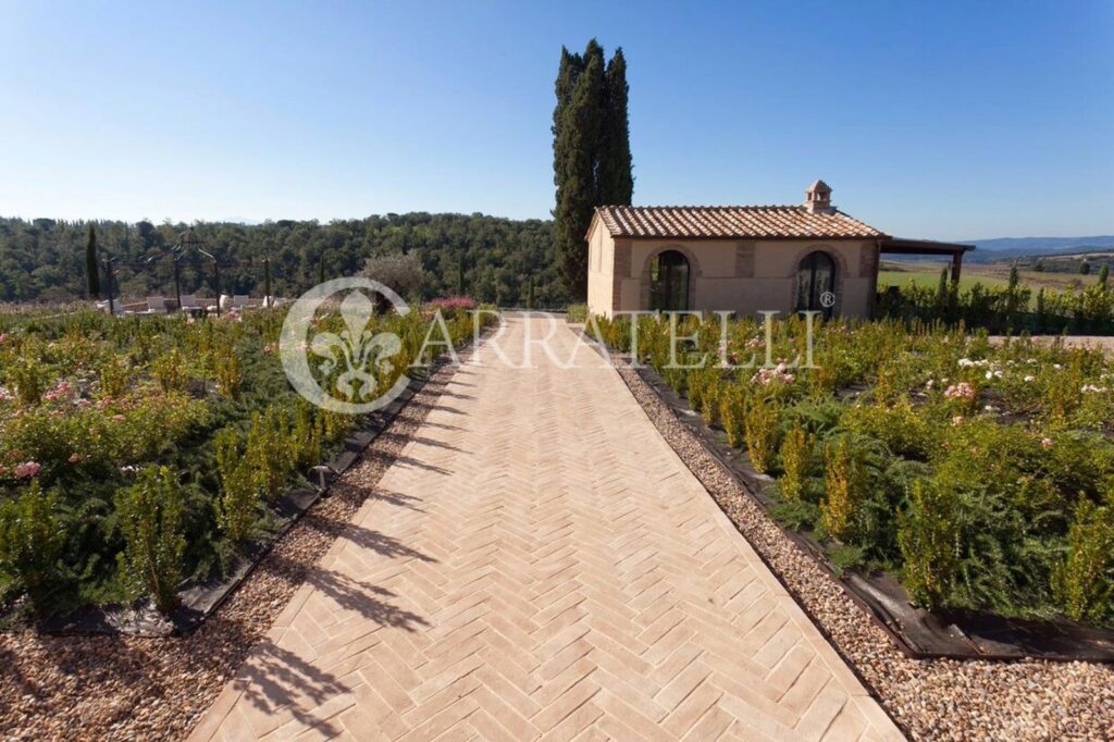 Villa con terreno e piscina a Buonconvento, Siena