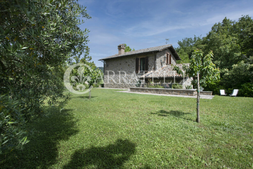 Resort con terreno e piscina vicino a Orvieto