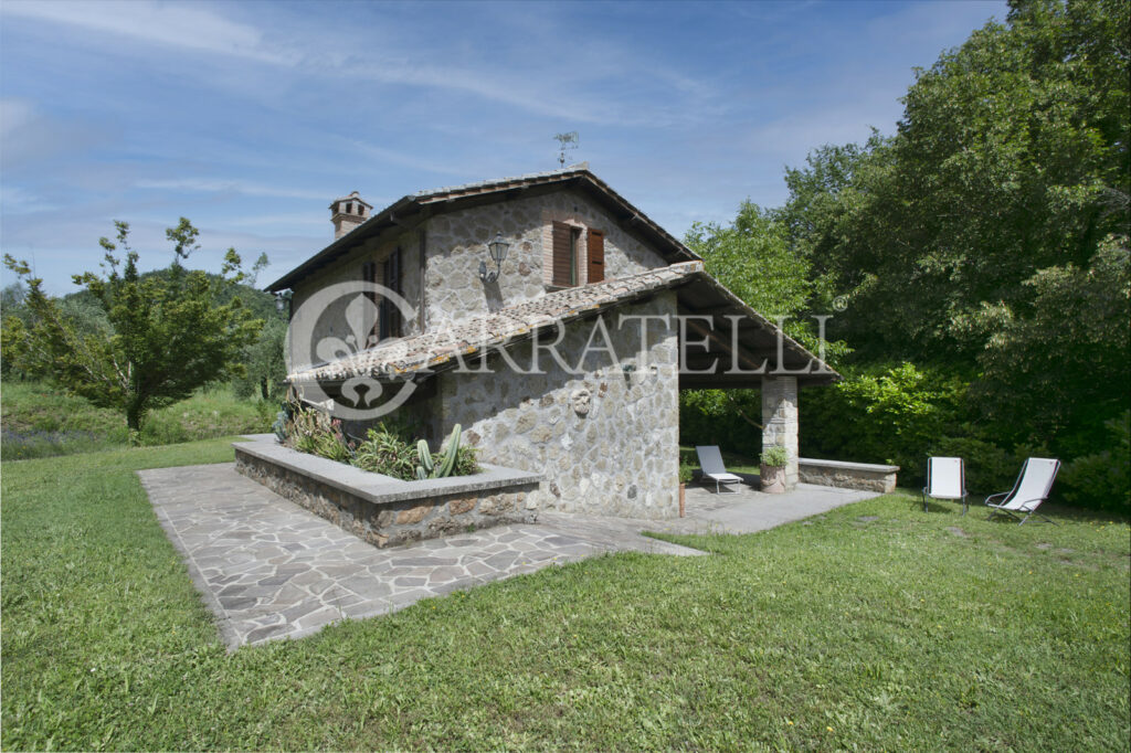 Resort con terreno e piscina vicino a Orvieto