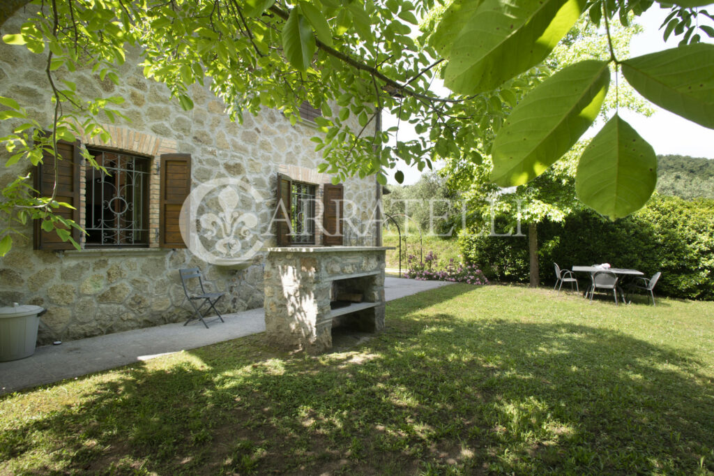 Resort con terreno e piscina vicino a Orvieto