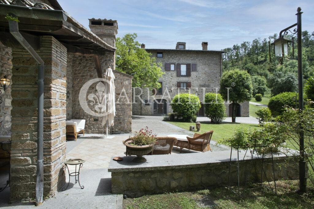 Resort con terreno e piscina vicino a Orvieto