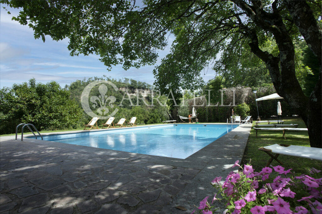 Resort con terreno e piscina vicino a Orvieto