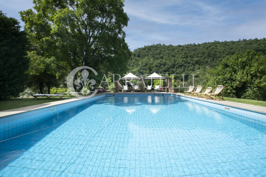 Resort con terreno e piscina vicino a Orvieto