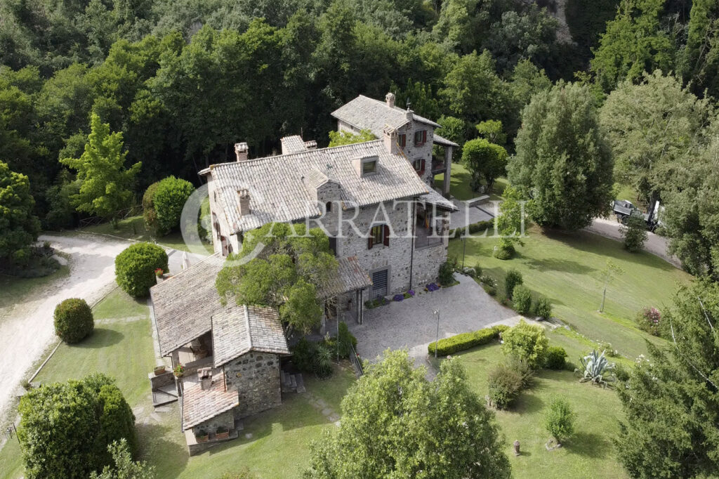 Resort con terreno e piscina vicino a Orvieto