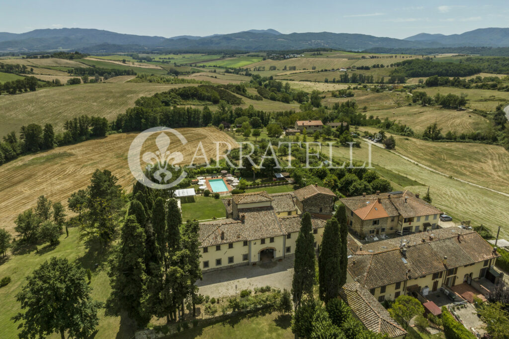 Elegant Medicea villa in the heart of Tuscany