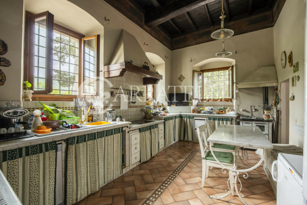 Elegant Medicea villa in the heart of Tuscany