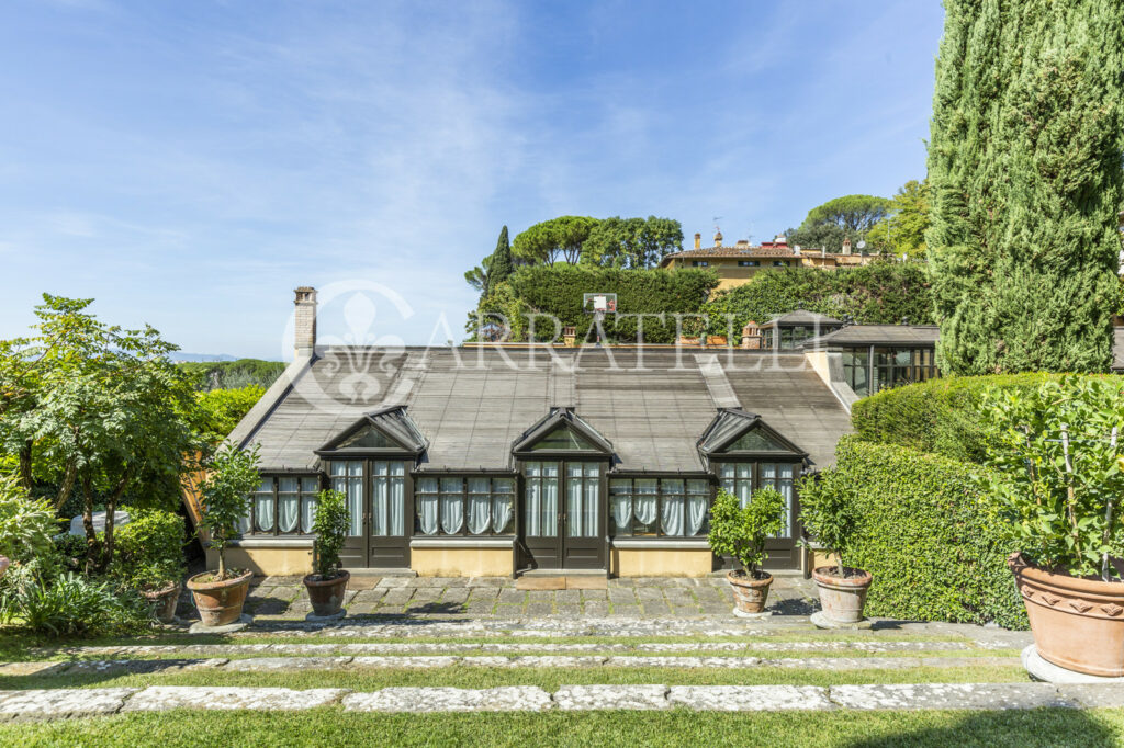 Villa di prestigio con giardino e piscina Firenze